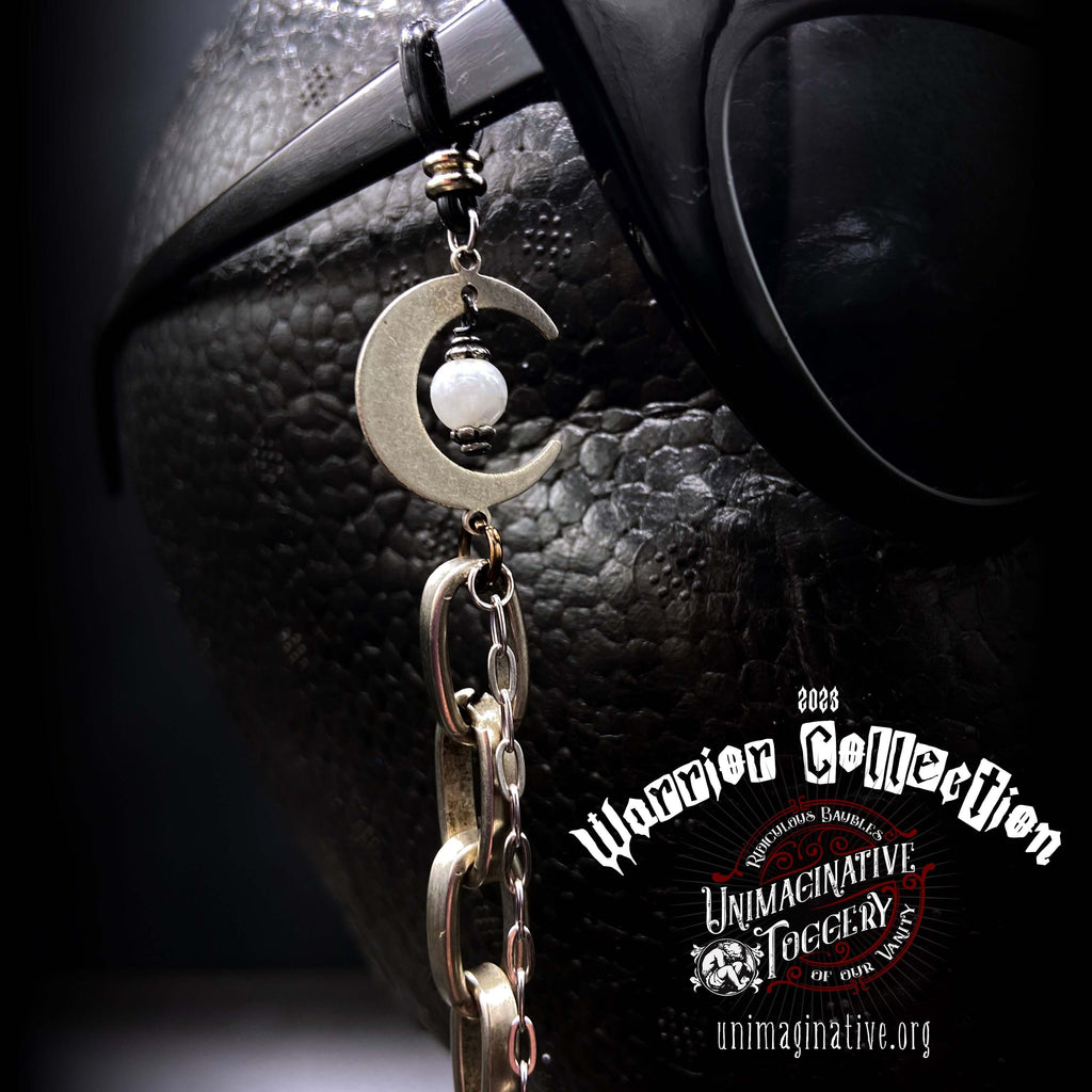 The Lycaconia eyeglass chain