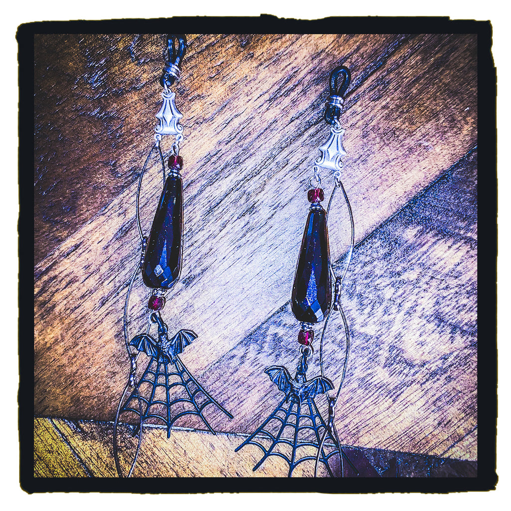 Batty Web eyewear chain