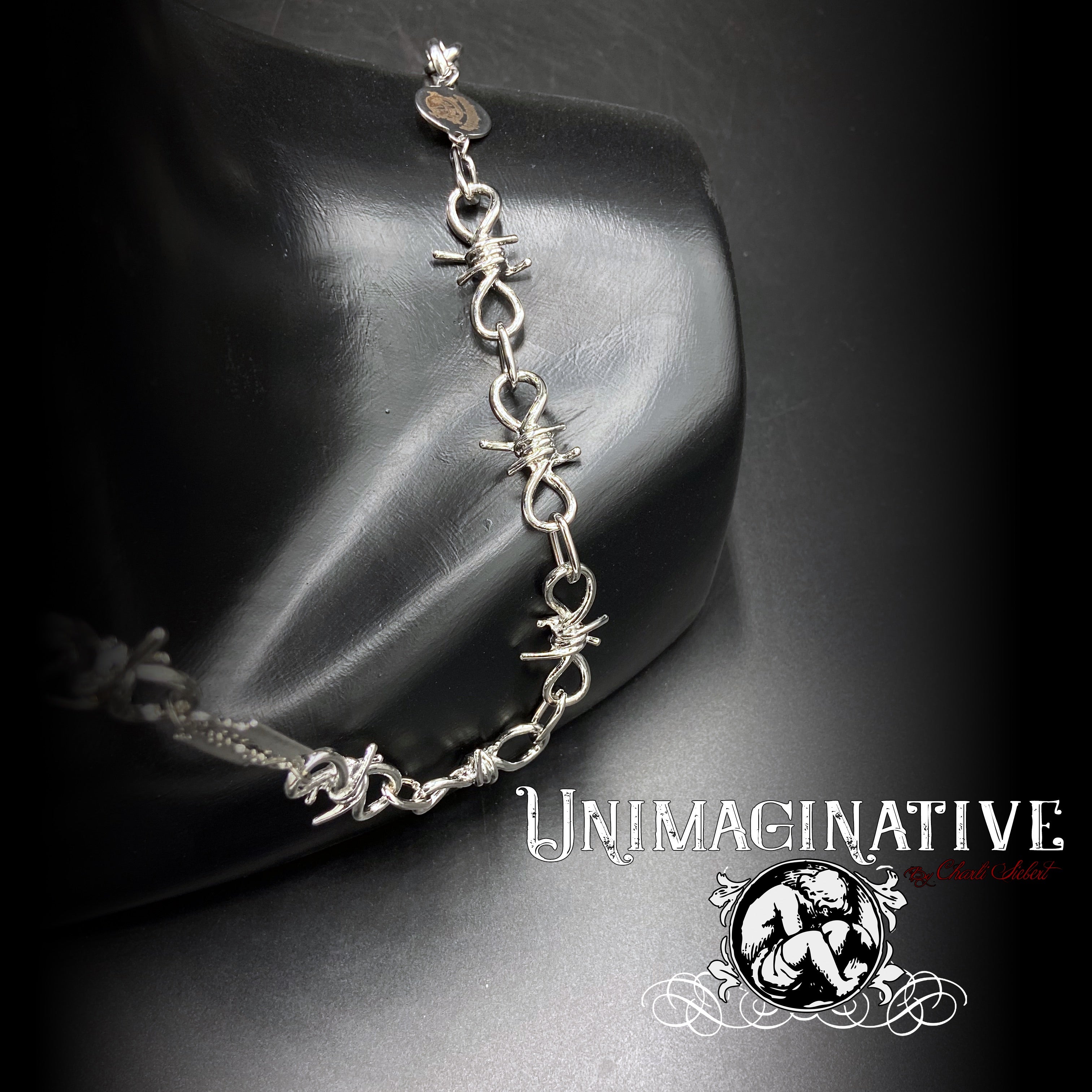 倒鉤和刀片眼鏡鏈