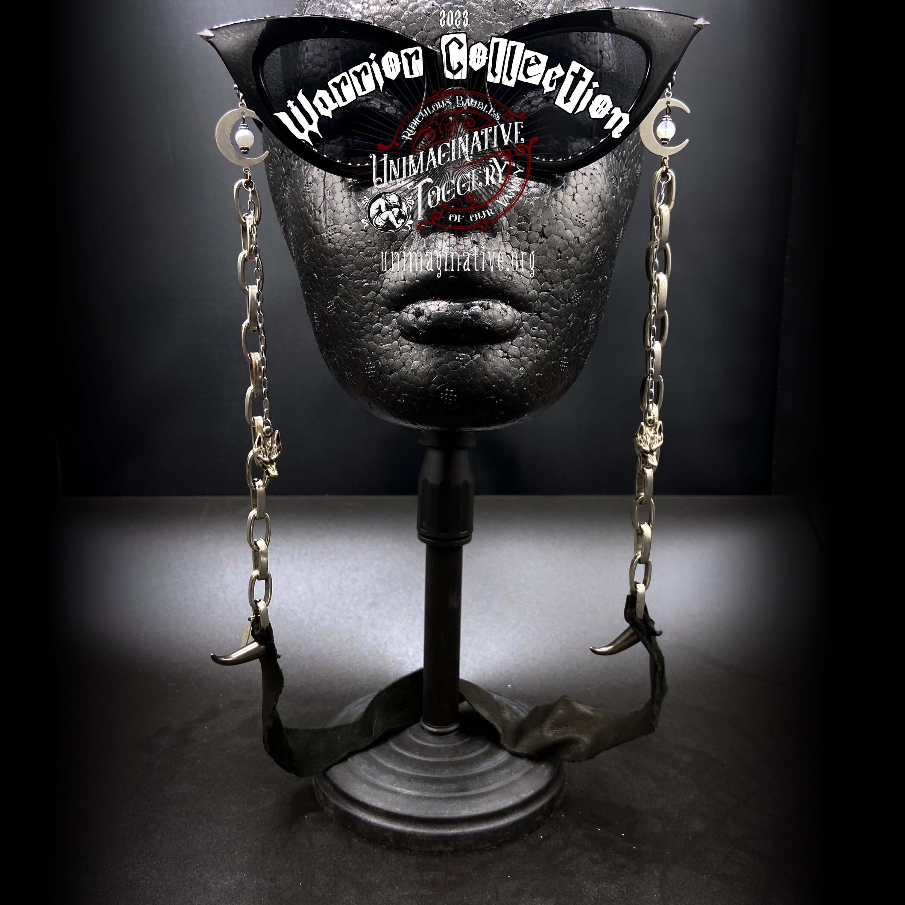 The Lycaconia eyeglass chain