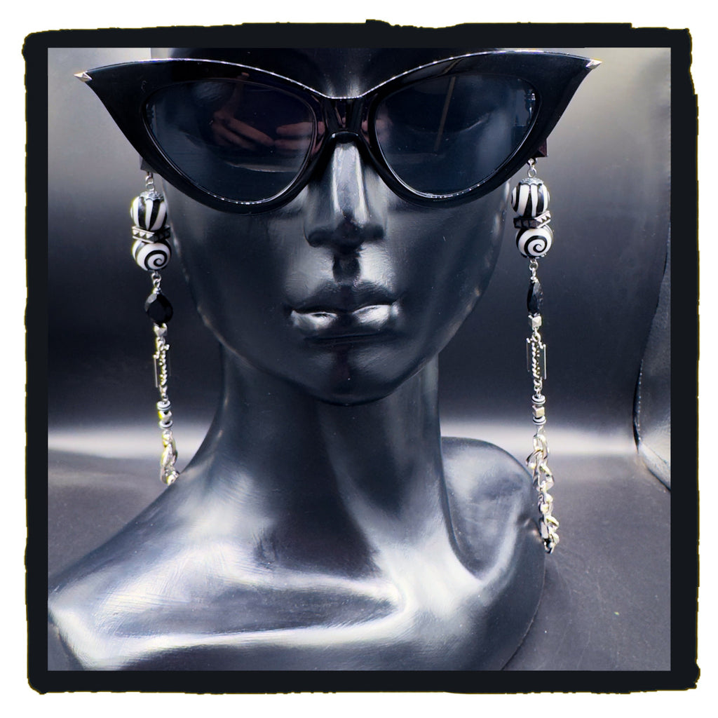 Headcase eyewear chain