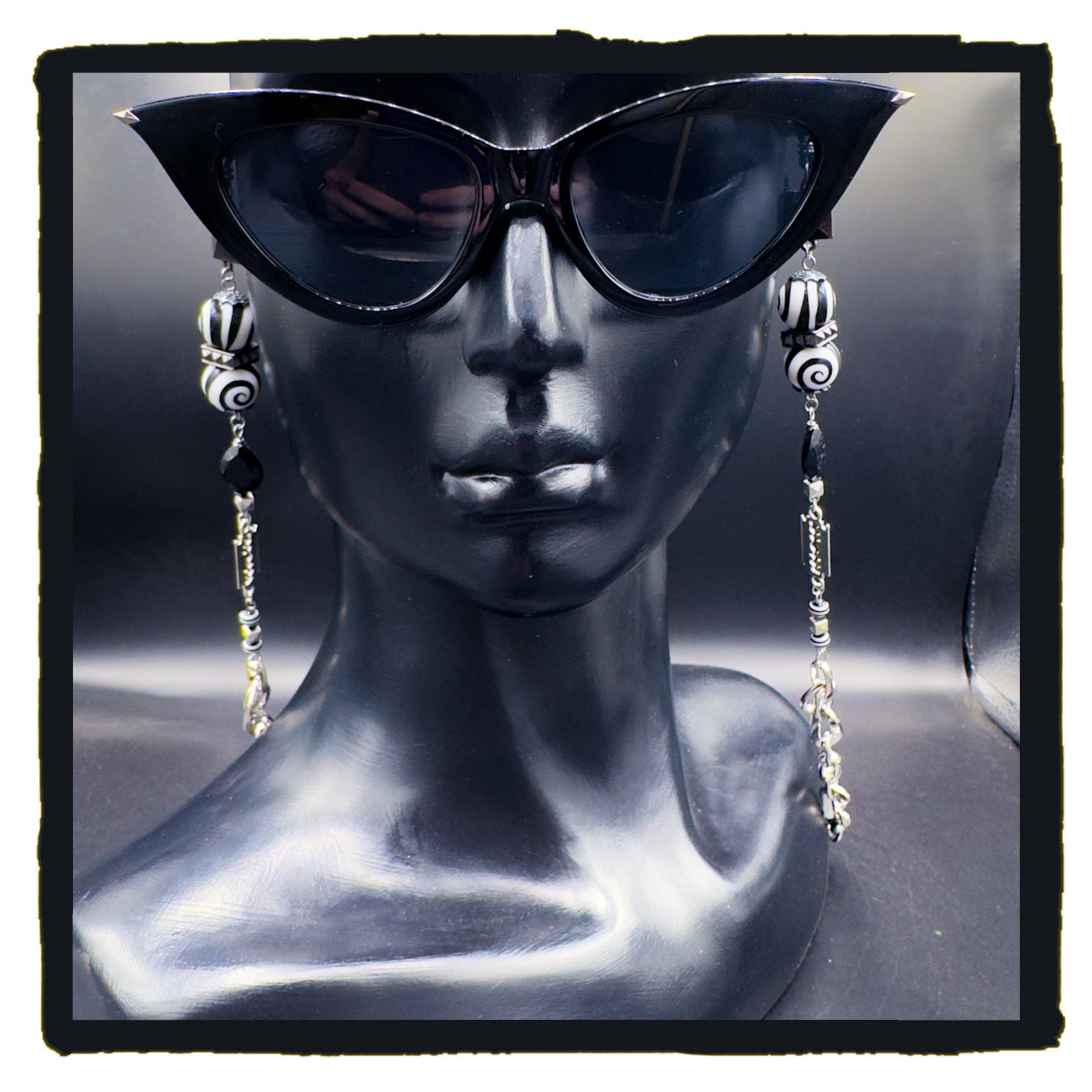 Headcase eyewear chain