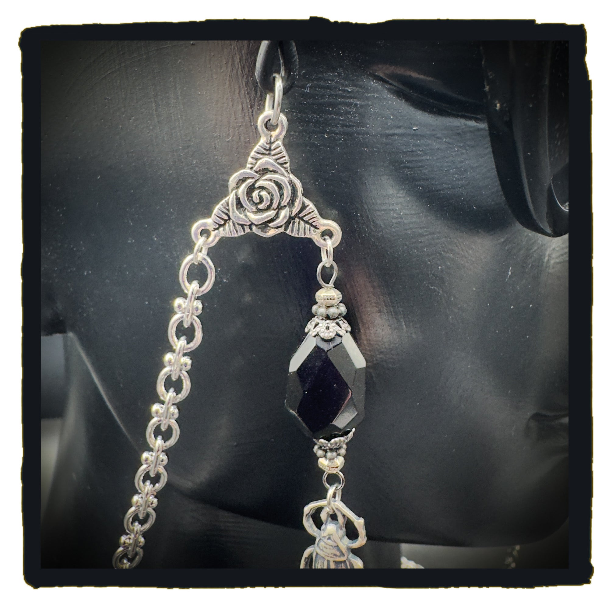 Beetle Black eyewear chain