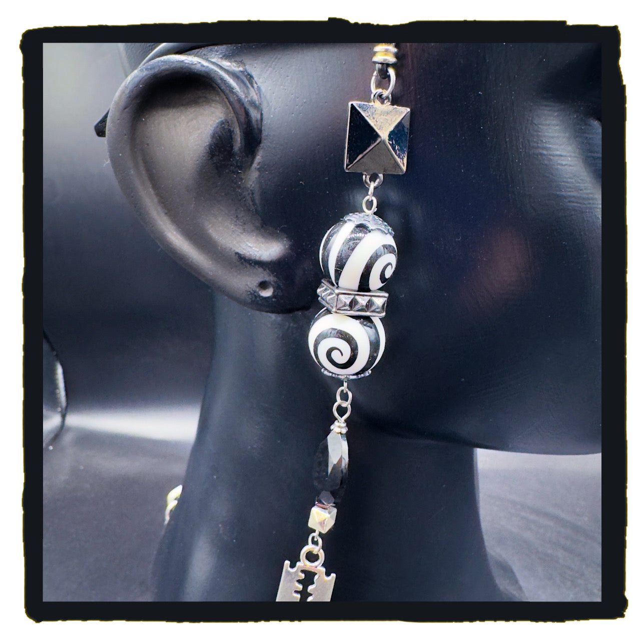 Headcase eyewear chain