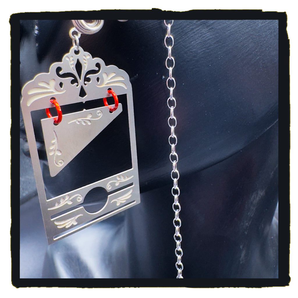 Headless is the New Skinny eyewear chain