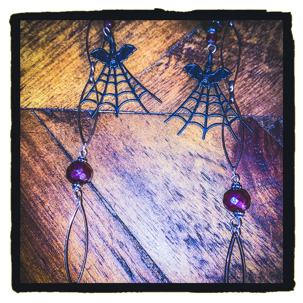 Batty Web eyewear chain