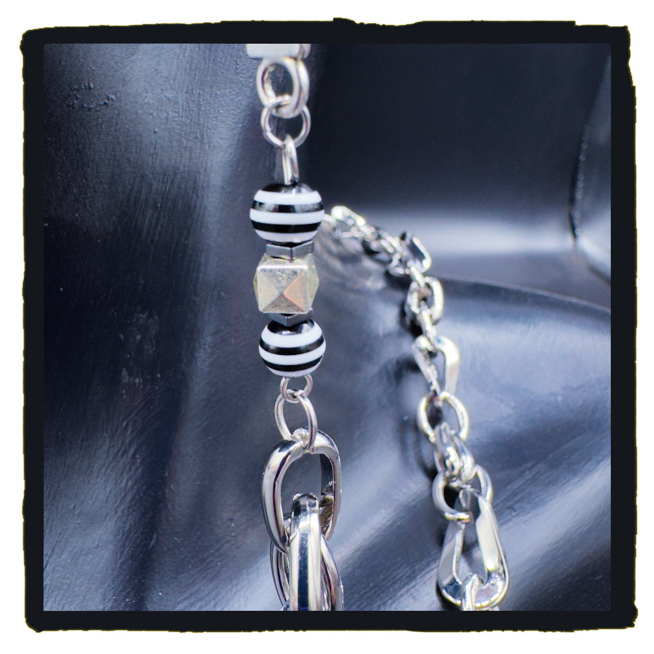Headcase eyewear chain