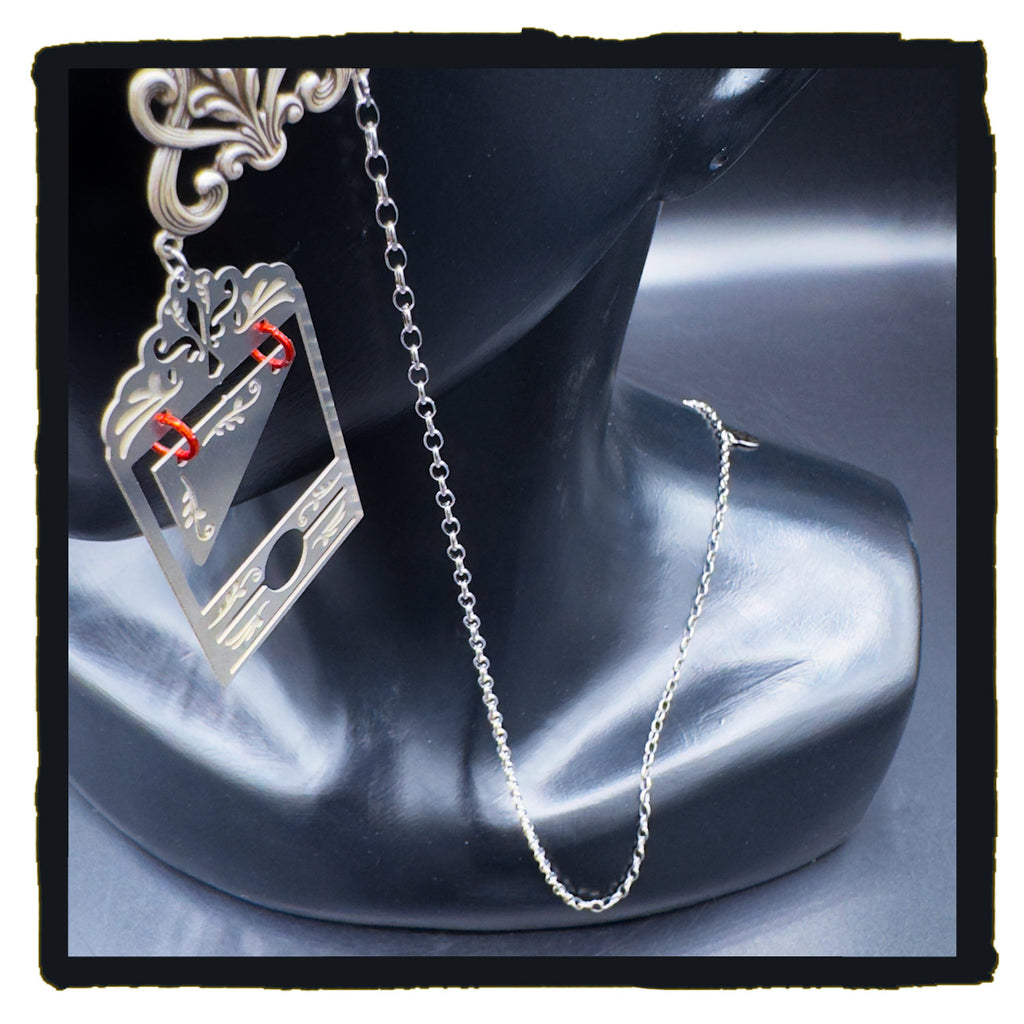 Headless is the New Skinny eyewear chain